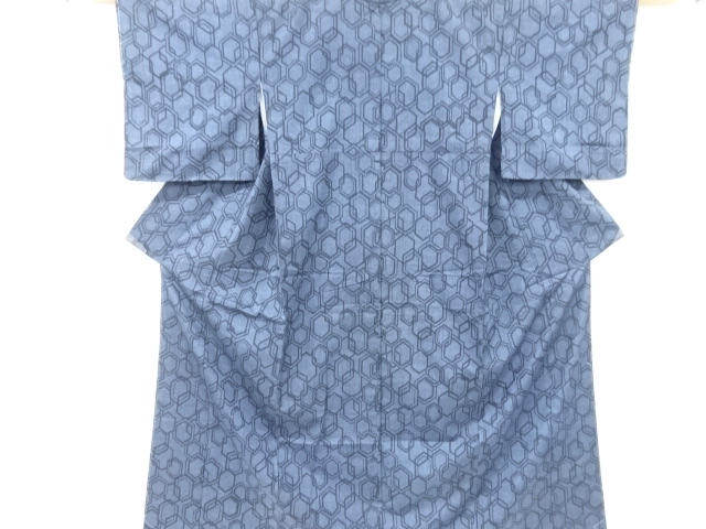 リサイクル　亀甲模様織り出し西陣伝承紬着物